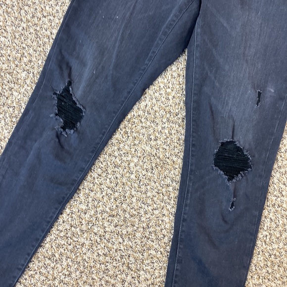 Levi’s Curvy Skinny distressed Jeans - Picture 5 of 10